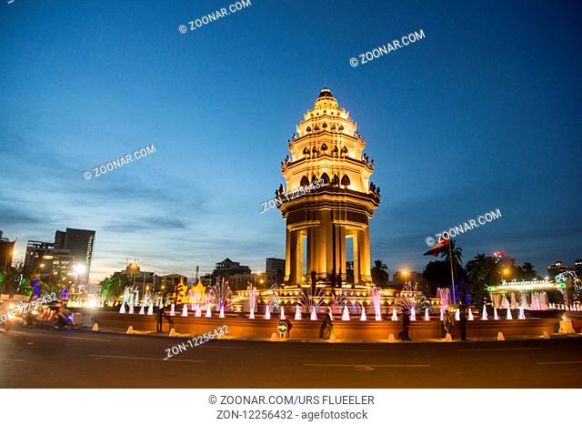 the Independence Monument at the Sihanouk Bouelvard in the city of Phnom Penh of Cambodia. Cambodia, Phnom Penh, November, 2017