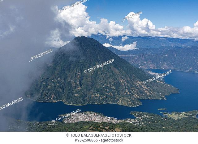 volcán San Pedro, suroeste de la caldera del lago de Atitlán en Guatemala. Tiene una altitud de 3. 020, lago de Atitlán , Guatemala, Central America