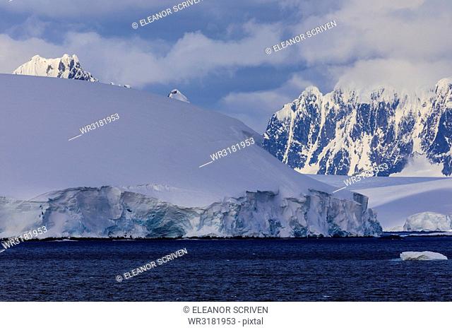 Glaciers, icebergs and misty mountains, Bismarck Strait, off Anvers Island and Wiencke Island, Antarctic Peninsula, Antarctica, Polar Regions