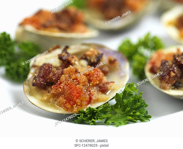 Clams with bread crumbs