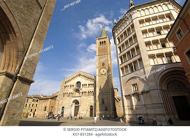 'Duomo' (cathedral) and baptistry, Parma. Emilia-Romagna, Italy