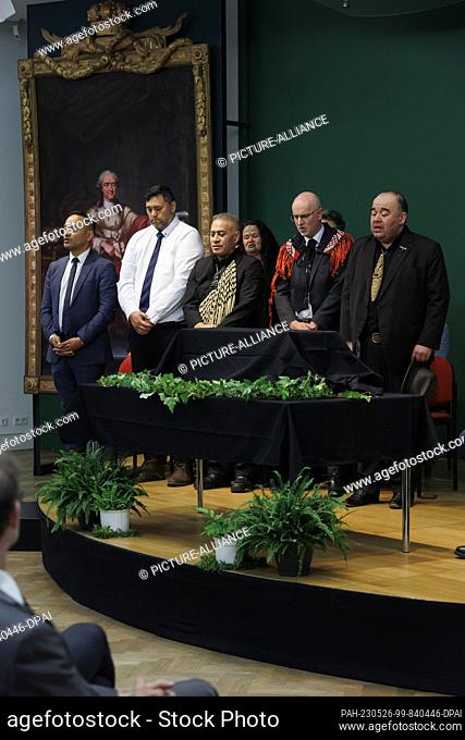 26 May 2023, Baden-Württemberg, Mannheim: The Maori delegation during the event, front row l-r: Te Arikirangi Mamaku-Ironside (Repatriation Programme...