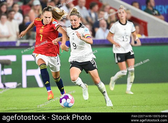 12 July 2022, Great Britain, London: Soccer, Women: European Championship, Germany - Spain, preliminary round, Group B, Matchday 2