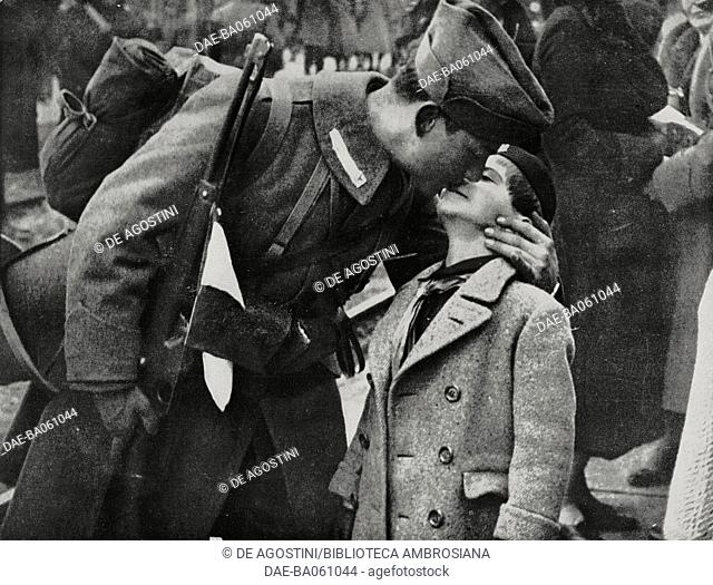 A soldier departing for East Africa kisses his little brother Balilla, photo by Lecchi, from L'illustrazione Italiana, year LXII, n 11, March 17, 1935
