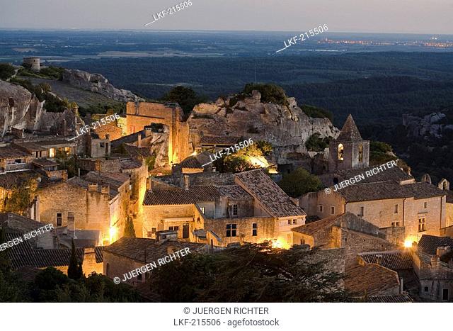The ancient village Les-Baux-de-Provence in the evening, Vaucluse, Provence, France