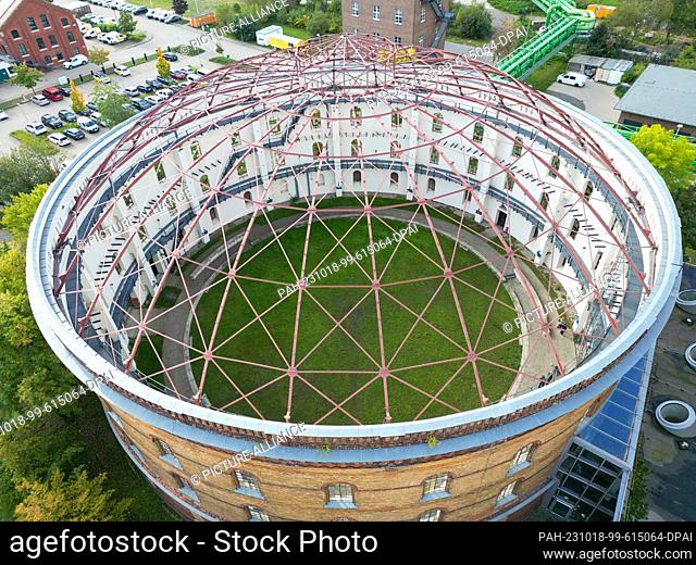 16 October 2023, Saxony, Leipzig: A former gasometer used for events. In 2003, artist Yadegar Asisi opened his first giant 360-degree panorama with a motif of...