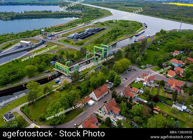Germany, Saxony-Anhalt, Hohenwarthe, Rothensee lock on the Mittelland Canal, technical monument