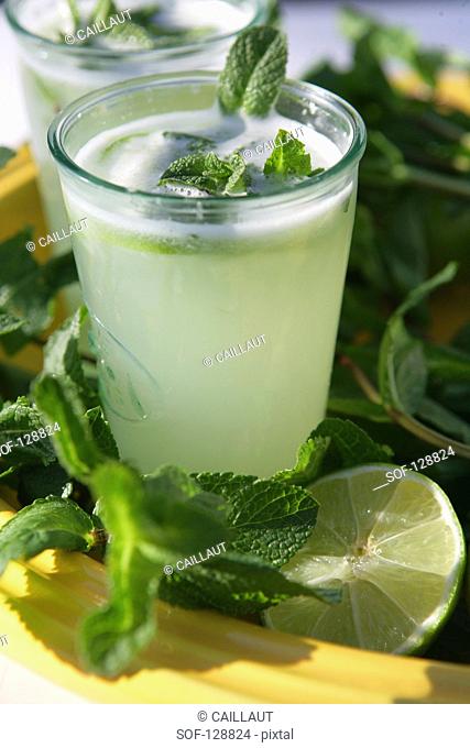 Lime and mint lemonade