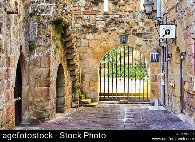 Hotel Palacio Obispo, Old medieval town, Hondarribia, Gipuzkoa, Basque Country, Spain, Europe