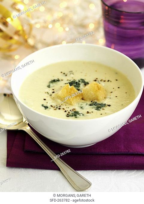 Cauliflower and Roquefort soup for Christmas