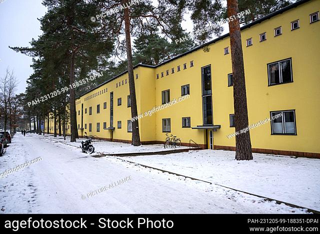 05 December 2023, Berlin: The Zehlendorf forest settlement in Berlin is to be recognized as a site of special importance to the global community by being...