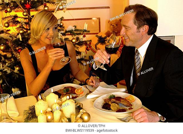 couple celebrating Christmas, Christmas dinner