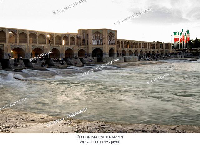 Iran, Esfahan, Khaju Bridge, Zayandeh river
