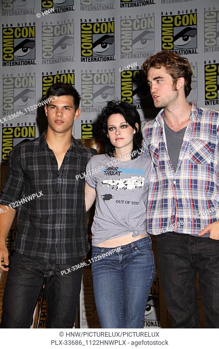 Taylor Lautner, Kristen Stewart, Robert Pattinson 07/23/09 ""New Moon"" 2009 Comi-Con Press Conference @ San Diego Convention Center