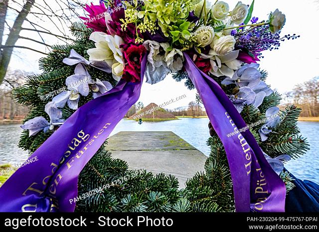04 February 2023, Brandenburg, Cottbus: A wreath created by the gardeners of the Prince Pückler Park Cottbus-Branitz in honor of the 152nd anniversary of...