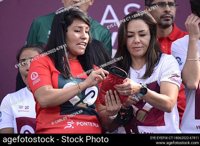 June 18, 2022, Mexico City, Mexico: Female boxers Jackie Nava and Ana Maria Torres during the massive boxing class in the Mexico City zocalo