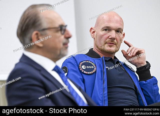 15 November 2023, Berlin: Josef Aschbacher (l), Director General of the European Space Agency ESA, and ESA astronaut Alexander Gerst