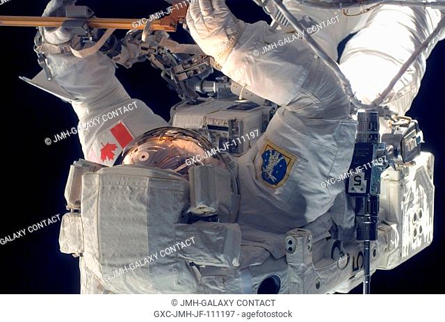 Astronaut Dave Williams, STS-118 mission specialist representing the Canadian Space Agency, participates in the mission's fourth and final session of...