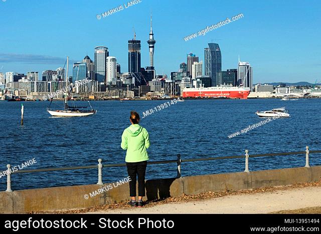 View from Devonport promenade to the skyline of Auckland, North Island, New Zealand, Oceania