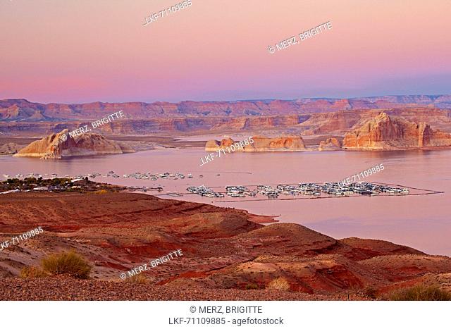 Sunset at Lake Powell , Wahhweap Bay and Wahweap Marina , Glen Canyon National Recreation Area , Arizona and Utah , U.S.A. , America
