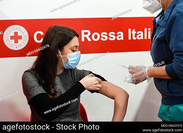 The new regional anti-Covid vaccination hub opens at Rome's Termini station, a 750sqm facility with 24 vaccination stations