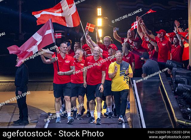 09 September 2023, North Rhine-Westphalia, Duesseldorf: Entry of the teams at the opening of the 6th Invictus Games, here Team Denmark