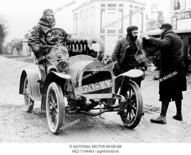 A Grégoire car and its driver, Concours des Voiturettes, 1905
