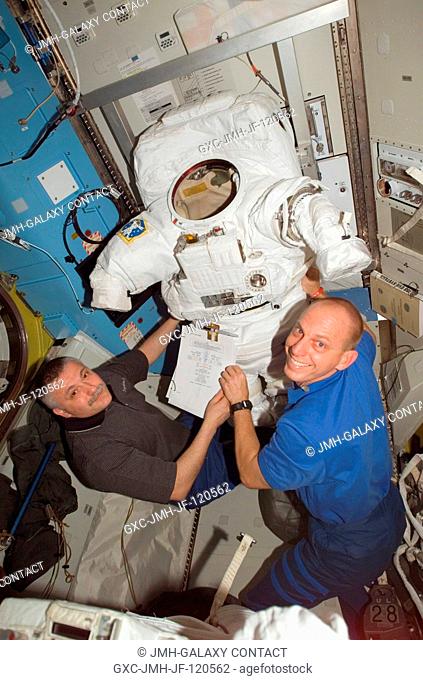 Cosmonaut Fyodor N. Yurchikhin (left), Expedition 15 commander representing Russia's Federal Space Agency, and astronaut Clayton C