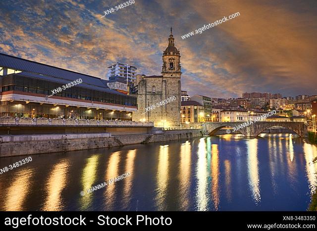 View of the Market of La Rivera and Church of San Anton at evening, Bilbao, Biscay, Basque Country, Euskadi, Euskal Herria, Spain, Europe