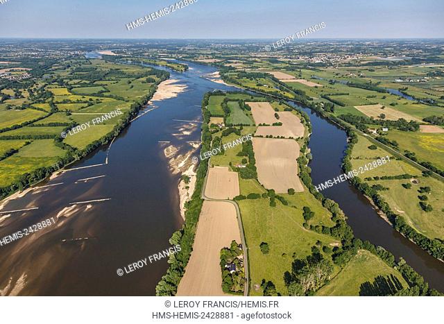 France, Loire Atlantique, Varades, Batailleuse island and Meslet island on the Loire river (aerial view)