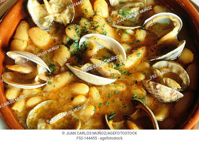 'Fabes con almejas' (Beans with clams). Asturias, Spain