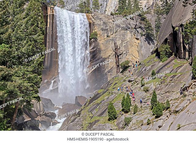 United States, California, Sierra Nevada, Yosemite National Park listed as World Heritage by UNESCO, Yosemite Valley, Vernal Fall and hikers on the Mist Trail