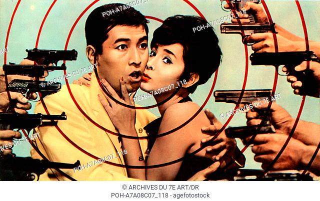 chasseur d'espions Hyappatsu hyakuchu (1965) japan Akira Takarada, Mie Hama  Director: Jun Fukuda. WARNING: It is forbidden to reproduce the photograph out of...