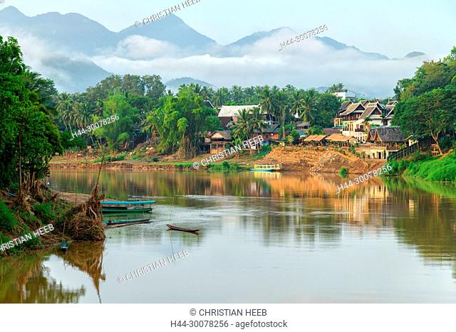 Asia, Southeast Asia, Laos, Luang Prabang, UNESCO, World Heritage, Nam Khan River at dawn