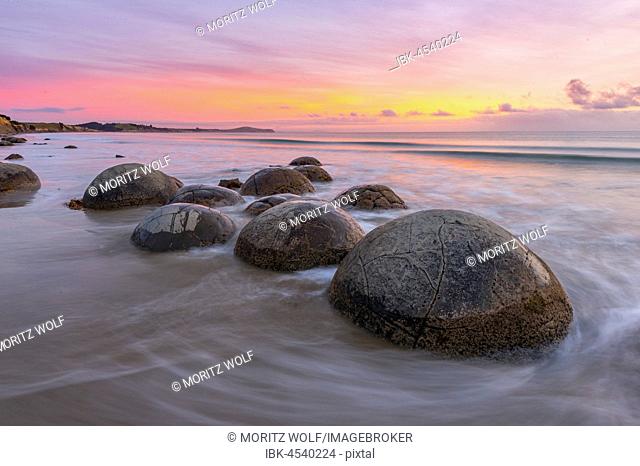 Moeraki boulders, at sunrise, geological formation, Koekohe Beach, Moeraki, East Coast, Otago, South Island, New Zealand