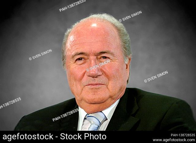 PHOTOMONTAGE: Sepp BLATTER, SUI, Ex Fifa President, single image, trimmed single motif, portrait, portrait, portrait. | usage worldwide