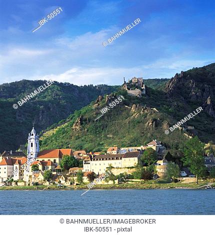 Dürnstein Duernstein district of Krems Wachau Lower Austria town with the former monastery church Assumption of Mary and the ruins of the castle of the...