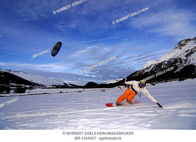 Snowkiting, Lake Silvaplana, St. Moritz, canton of Grisons, Switzerland, Europe