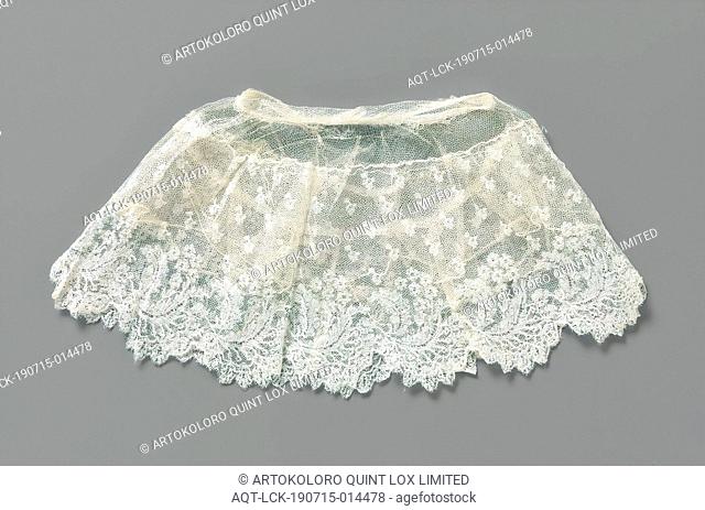 Bobbin lace cuff with sickle-shaped leaf and flower sprays, Natural colored tulle cuff with a bobbin lace edge below: Mechelen lace