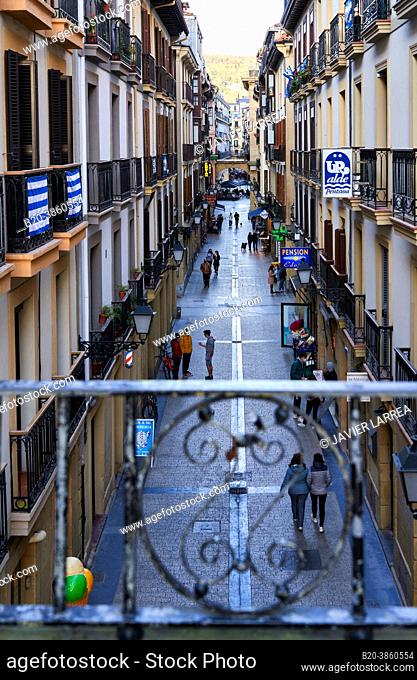 Port Street, Parte Vieja, Old town, Donostia, San Sebastian, Gipuzkoa, Basque Country, Spain, Europe. Going into the old part means knowing the true social...