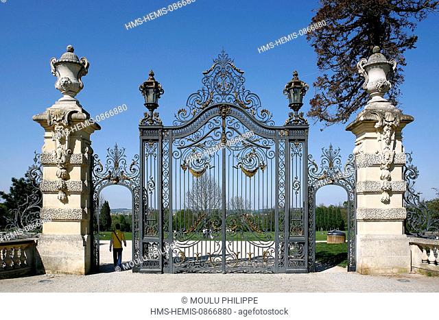 France, Seine et Marne, Noisiel, main gate of the park Noisiel
