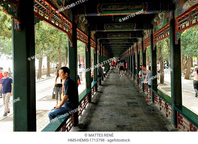 China, Beijing, the Summer Palace (Yiheyuan) listed as World Heritage by UNESCO, covered gallery (Changlang)