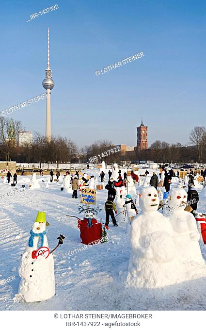 Snowman Demo 2010 on the Schlossplatz, Castle Square, Berlin, Germany, Europe