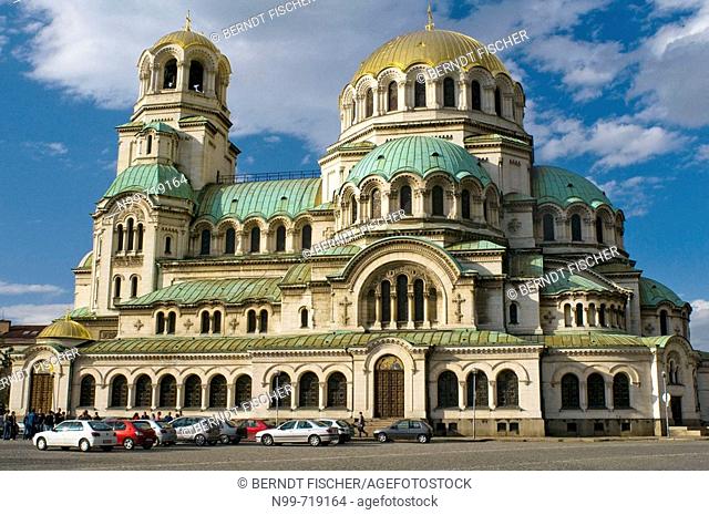 Sofia, capital of Bulgaria, orthodoxe Alexander-Newski-Cathedral, golden cupolas, Bulgaria