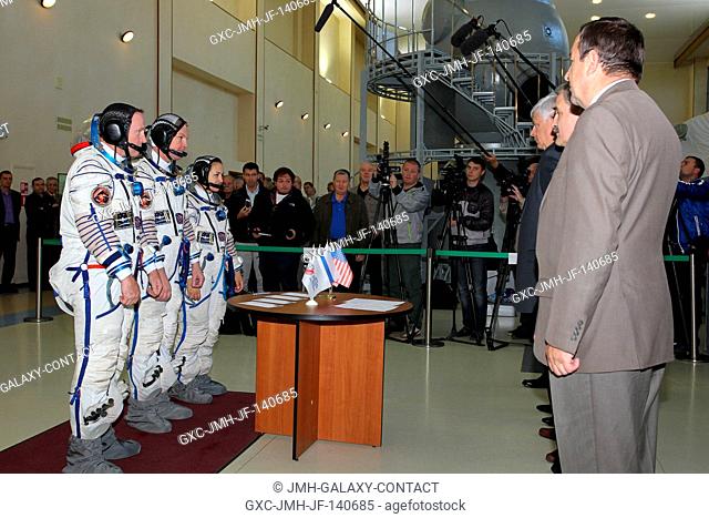 At the Gagarin Cosmonaut Training Center in Star City, Russia, Expedition 4142 prime crew members Barry Wilmore of NASA (left)