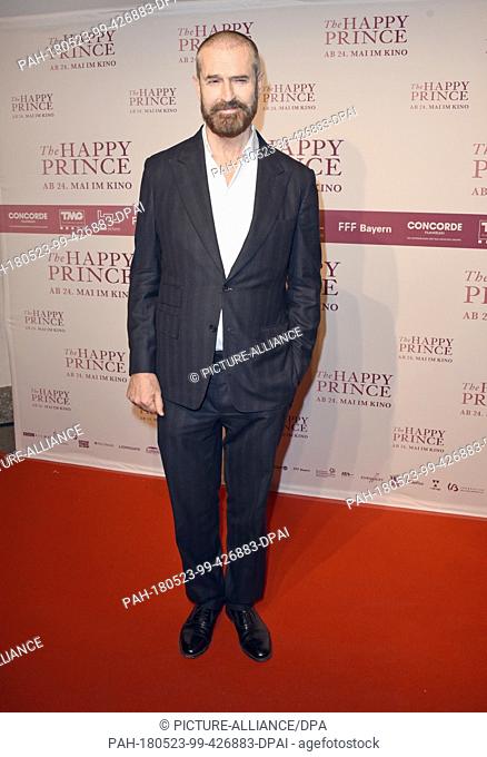 23 May 2018, Germany, Munich: The British actor Rupert Everett arriving at the film premiere of the film 'The happy prince' in the Gloria Palast