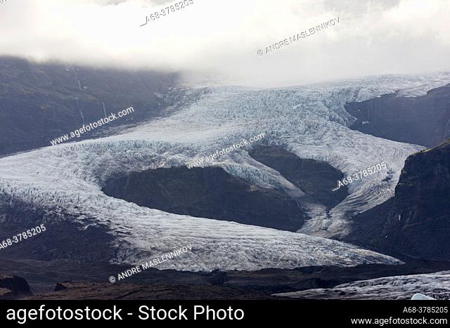 Svinafellsjökull is a glacier tongue from Vatnajökull. It has retreated by several kilometers due to climate change and the warmer weather