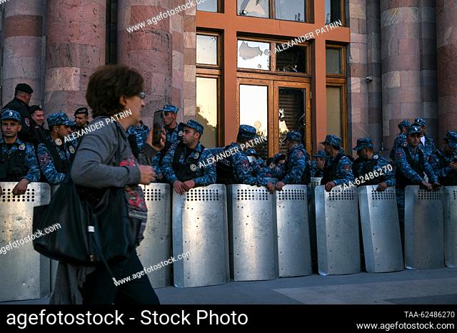 ARMENIA, YEREVAN - SEPTEMBER 22, 2023: Police stand guard by the Armenian Government Building where Armenian Prime Minister Nikol Pashinyan is expected to hold...