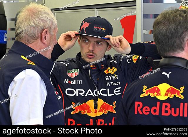 dr Helmut Marko (AUT, Oracle Red Bull Racing), #1 Max Verstappen (NLD, Oracle Red Bull Racing), Christian Horner (GBR, Oracle Red Bull Racing)