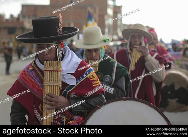 09 September 2020, Bolivia, La Paz: Musicians play at the beginning of the election campaign of the party Movimiento al Socialismo (MAS)